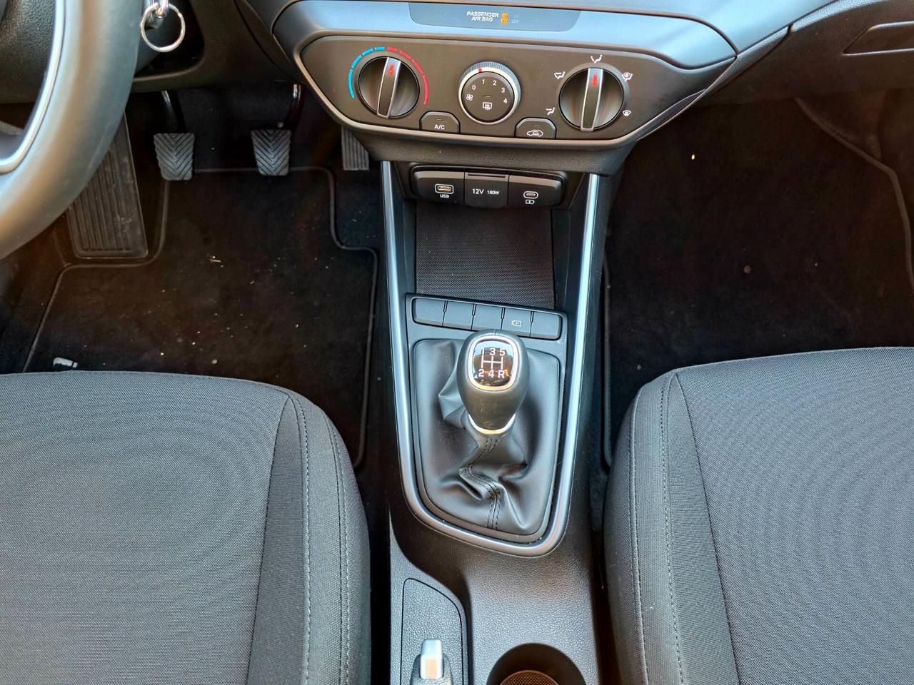 Hyundai i20 1.2 MPI MT Connectline 2025-6E Manuale NEO