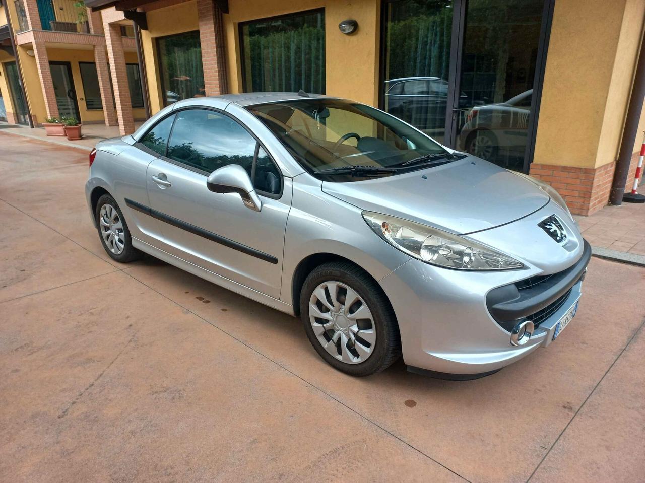 Peugeot 207 1.6 120CV CC Féline