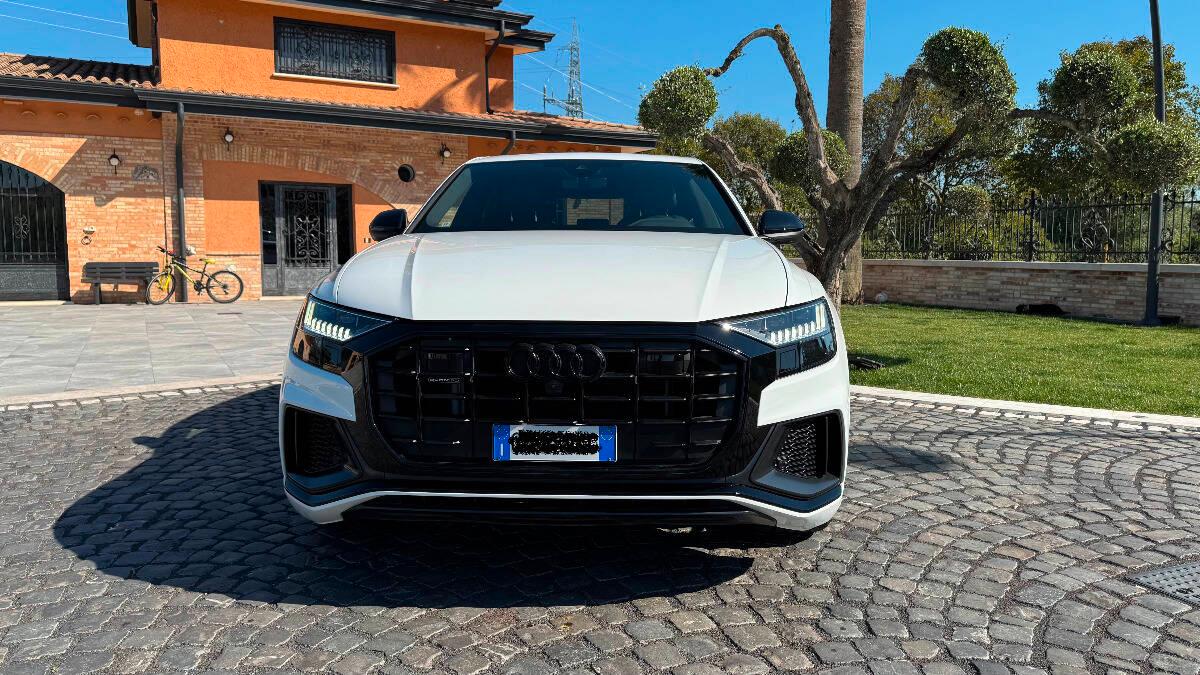 Audi Q8 55 3.0 tfsi mhev Sport quattro tiptronic