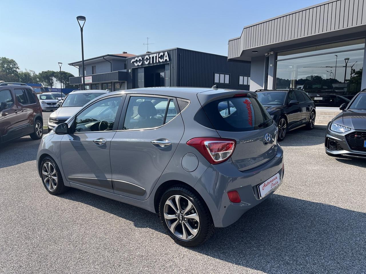 hyundai i 10 1200 cc STYLE