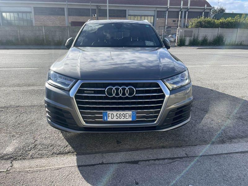 Audi Q7 3.0 TDI quattro tiptronic S- LINE