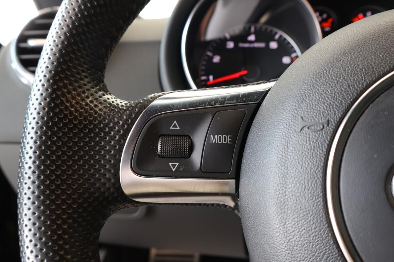 Audi TT Coupé 1.8 TFSI 160CV S-line