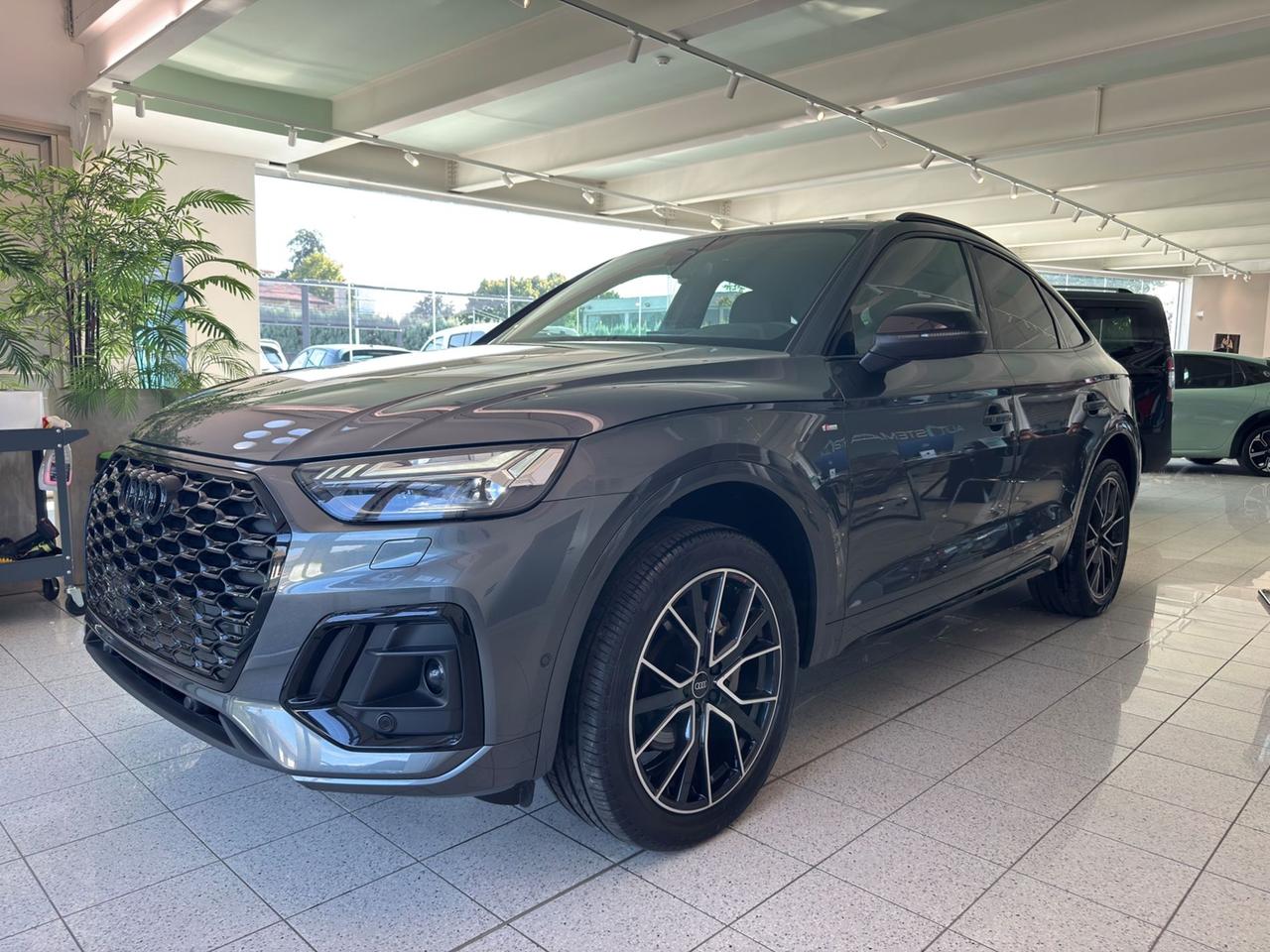 AUDI Q5 Sportback 2021 Sportback 40 tdi mhev Identity Black quattro s-tronic