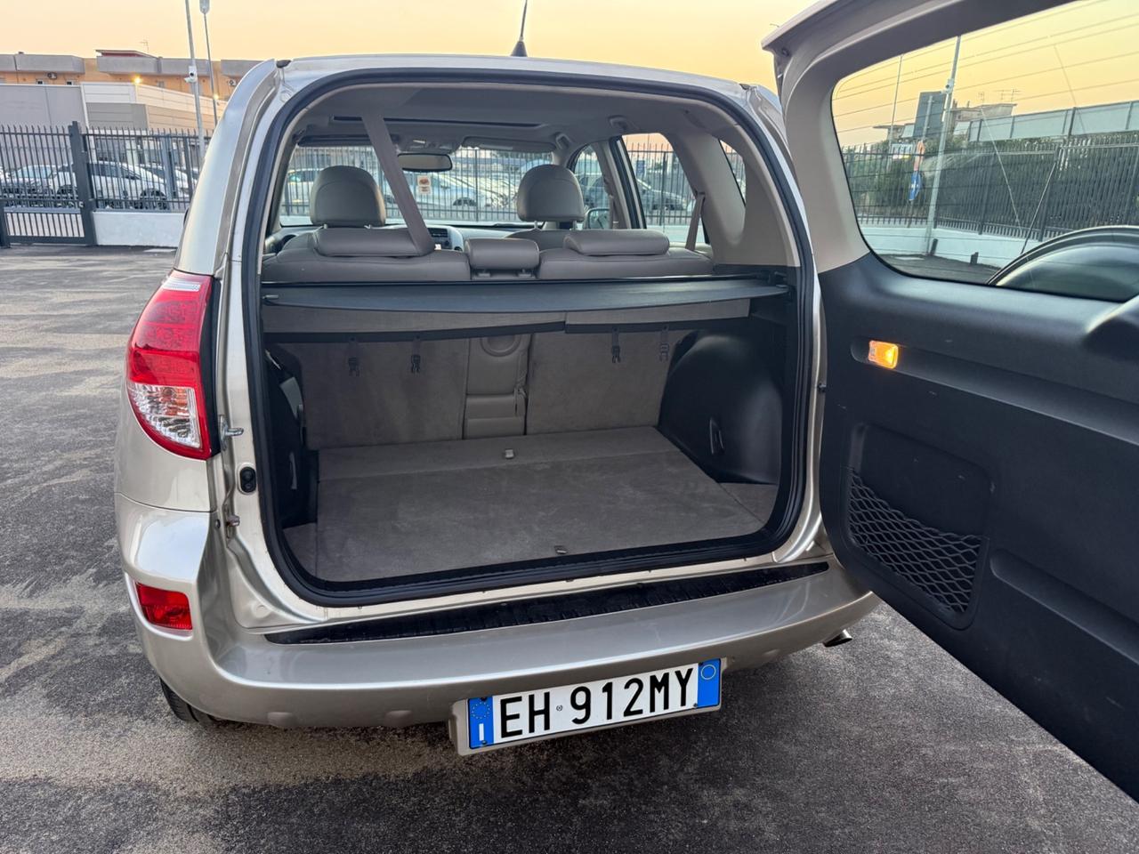Toyota RAV 4 2.0 Benzina 152 Cv Automatica