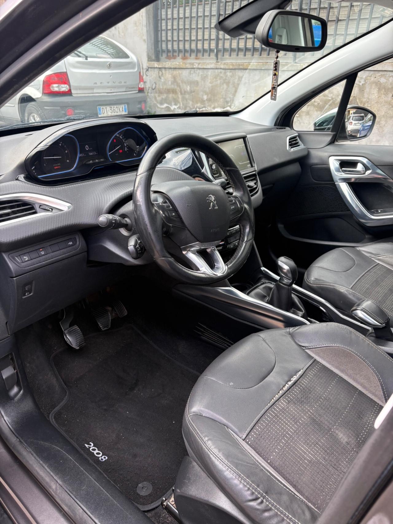 Peugeot 2008 1.6 HDI 92cv carrozzeria GRAFFIATA