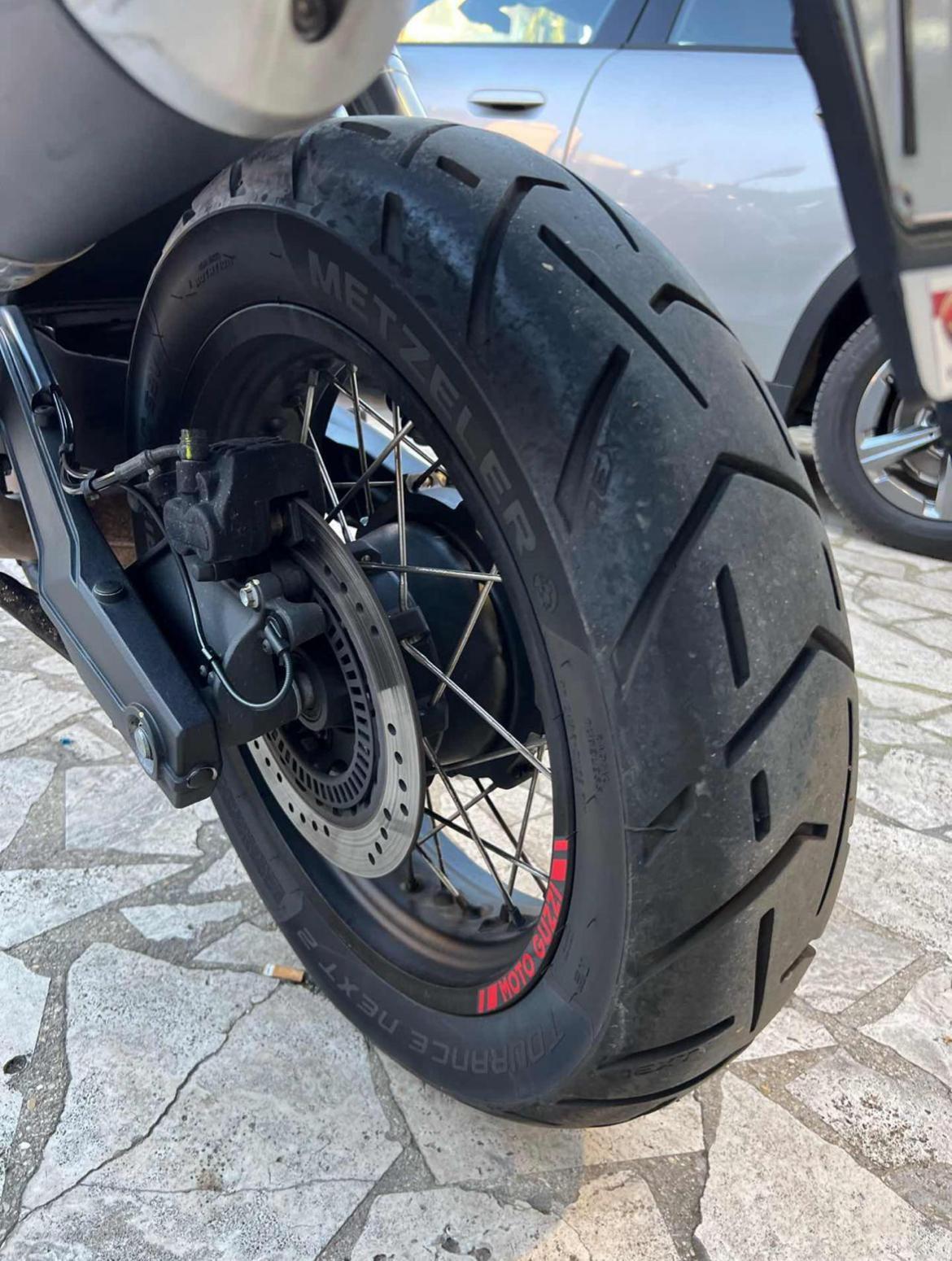 Moto Guzzi V85 TT v85 tt