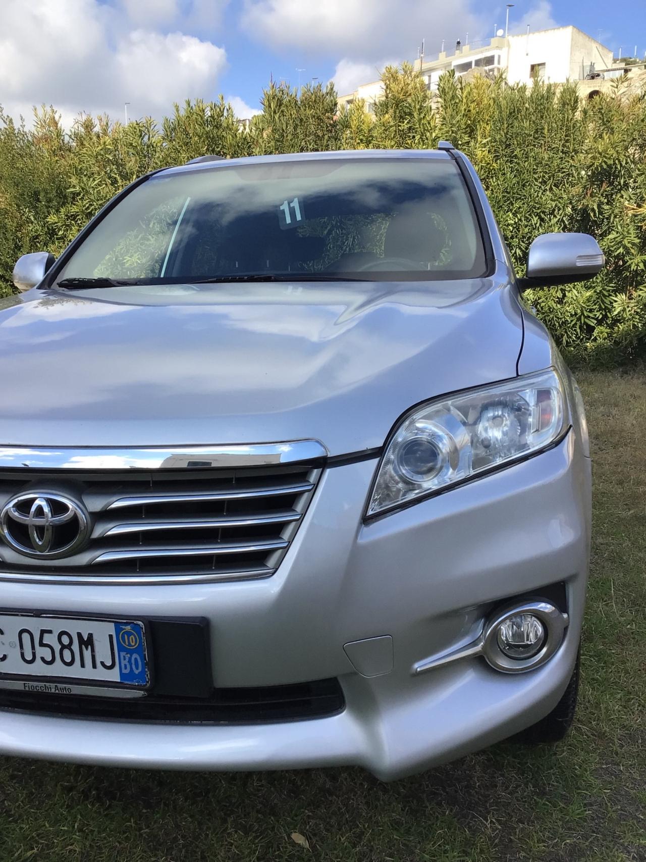 Toyota RAV 4 RAV4 Crossover 2.2 D-4D 150 CV DPF Luxury