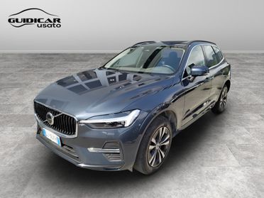 VOLVO XC60 II 2022 - XC60 2.0 b4 Momentum awd auto