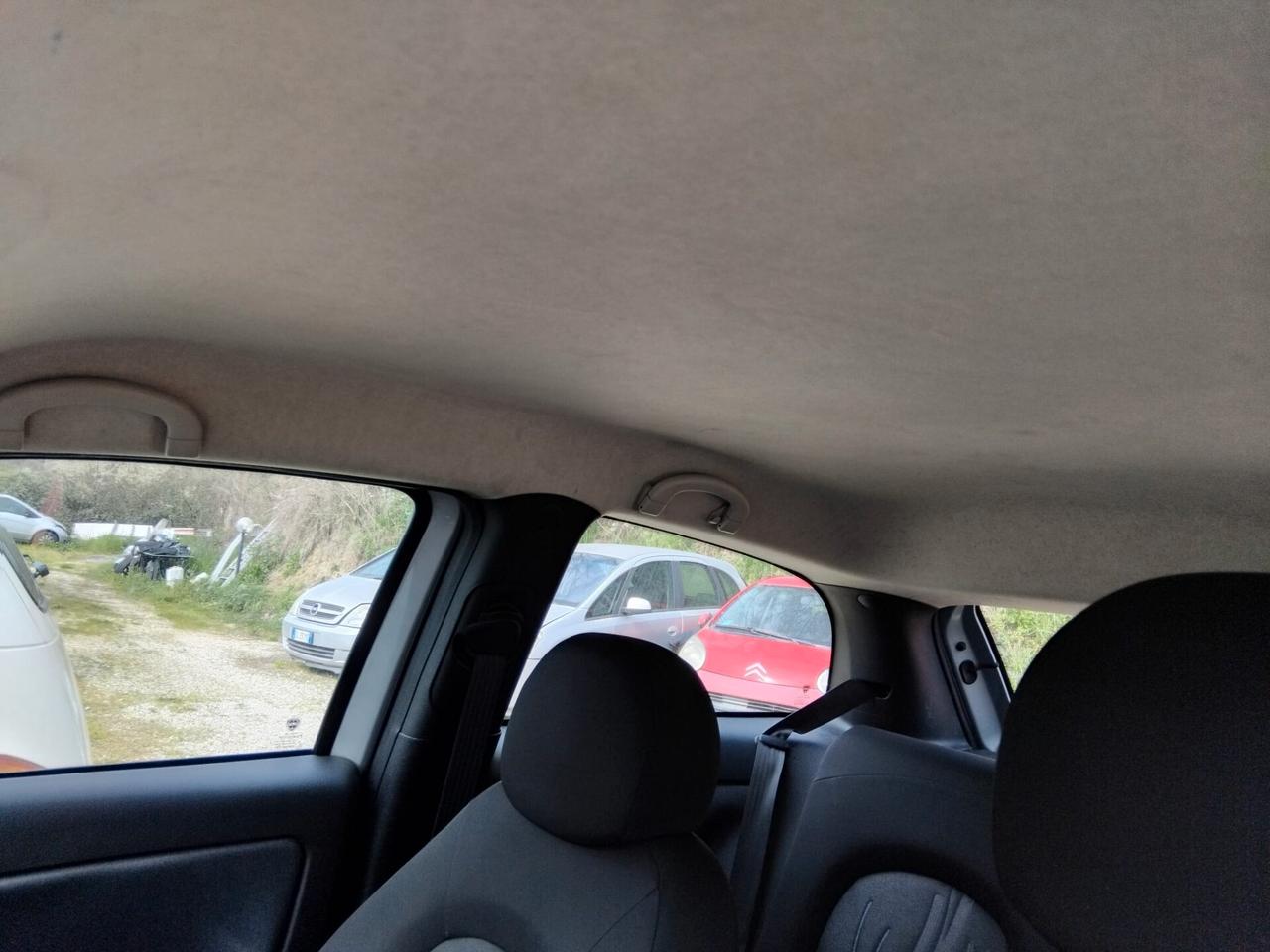 Lancia Ypsilon 1.2 69 CV Unyca