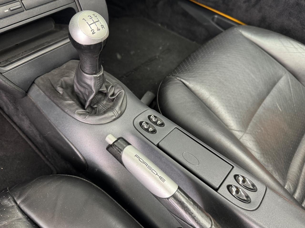 Porsche Boxster 2.5i 24V cat