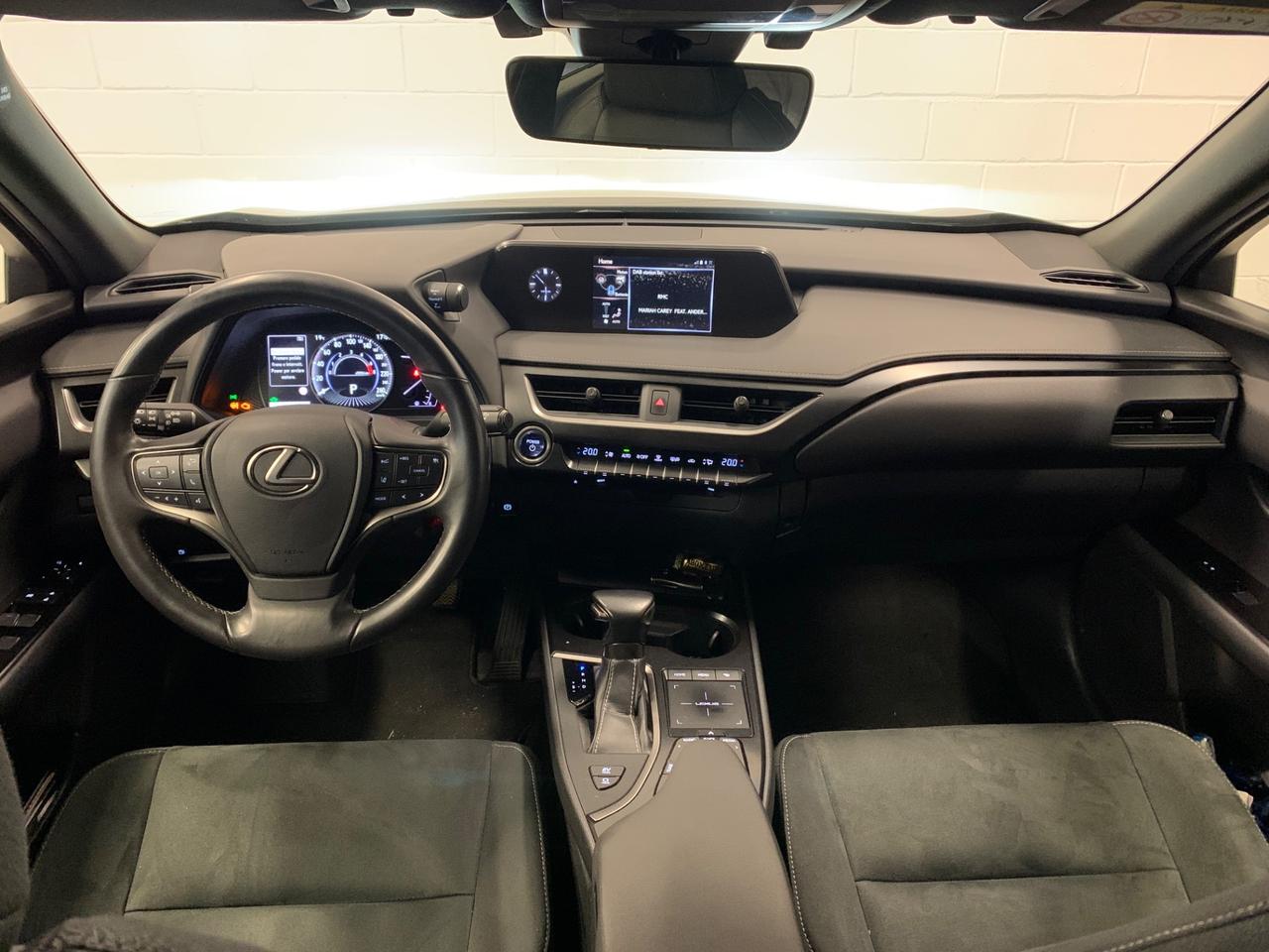 Lexus UX Hybrid 4WD Luxury 2.0 CV 184