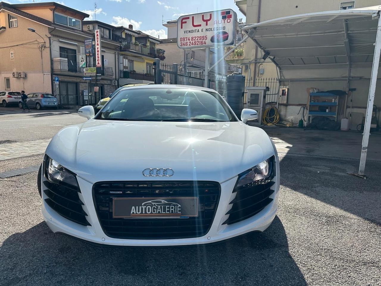 Audi R8 4.2 V8 FSI quattro R tronic