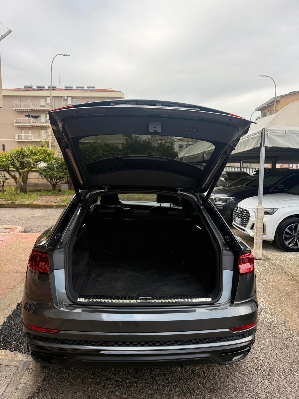 Audi Q8 50 TDI 286 CV quattro S-line