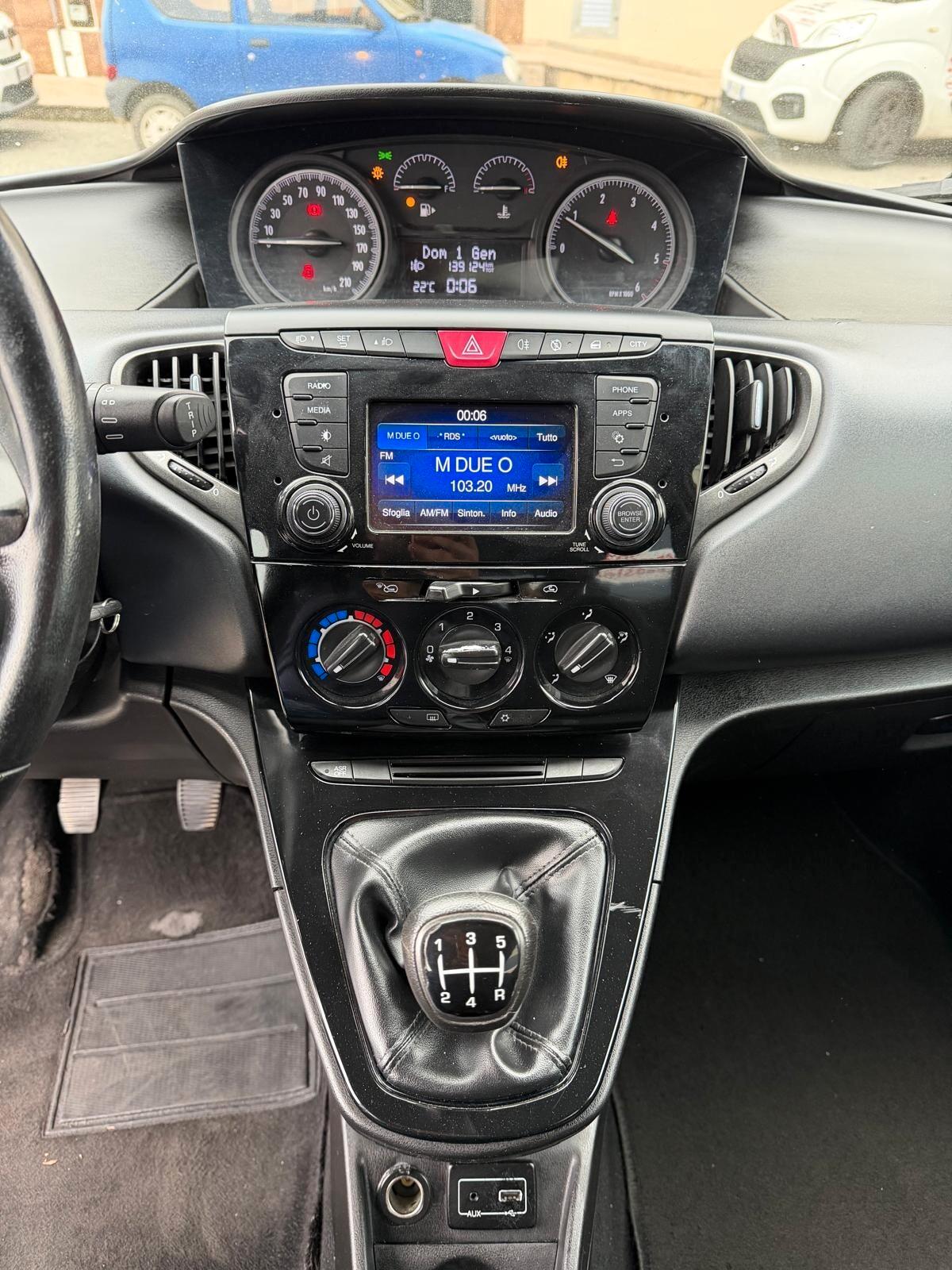Lancia Ypsilon 1.3 MJT 16V 95 CV 5 porte