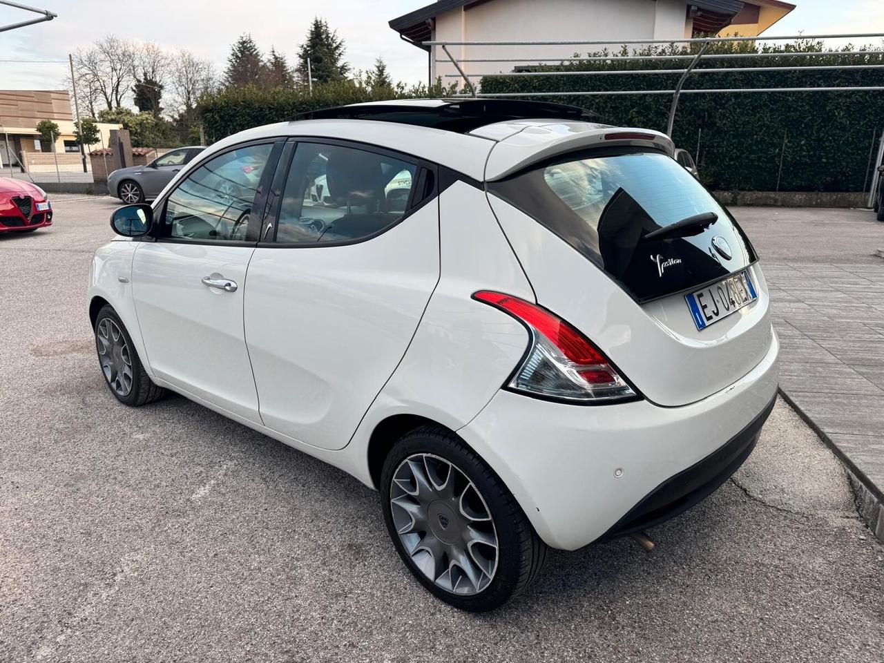 Lancia Ypsilon 1.2 69 CV Platino