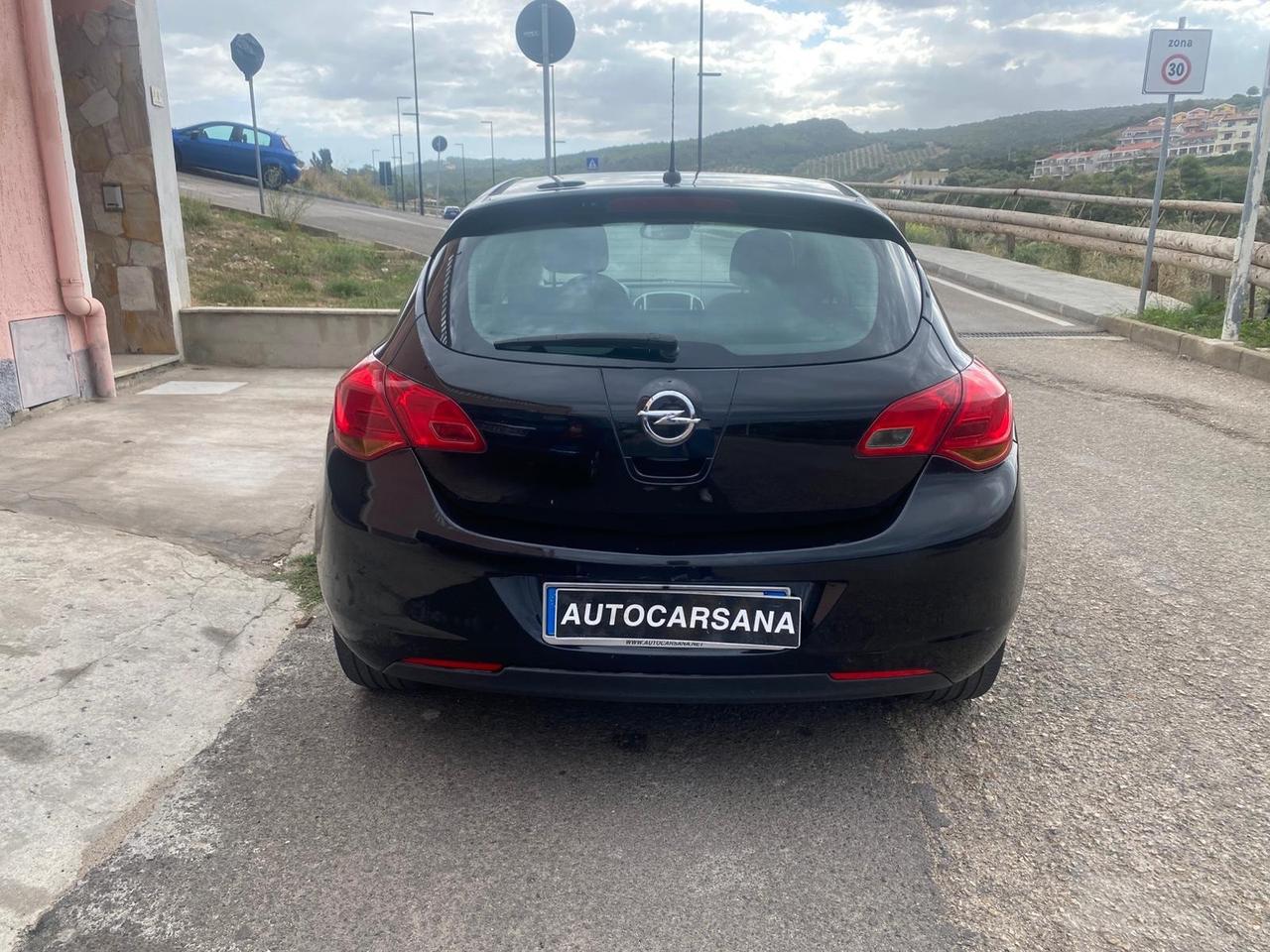 OPEL ASTRA 1.7 CDTI MOLTO BELLA CONDIZIONI DA VETRINA