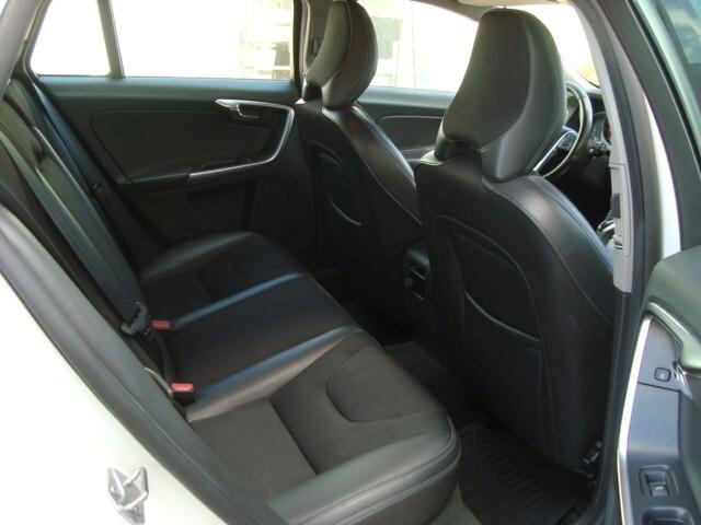 Volvo V60 Cross Country D3 Geartronic Summum