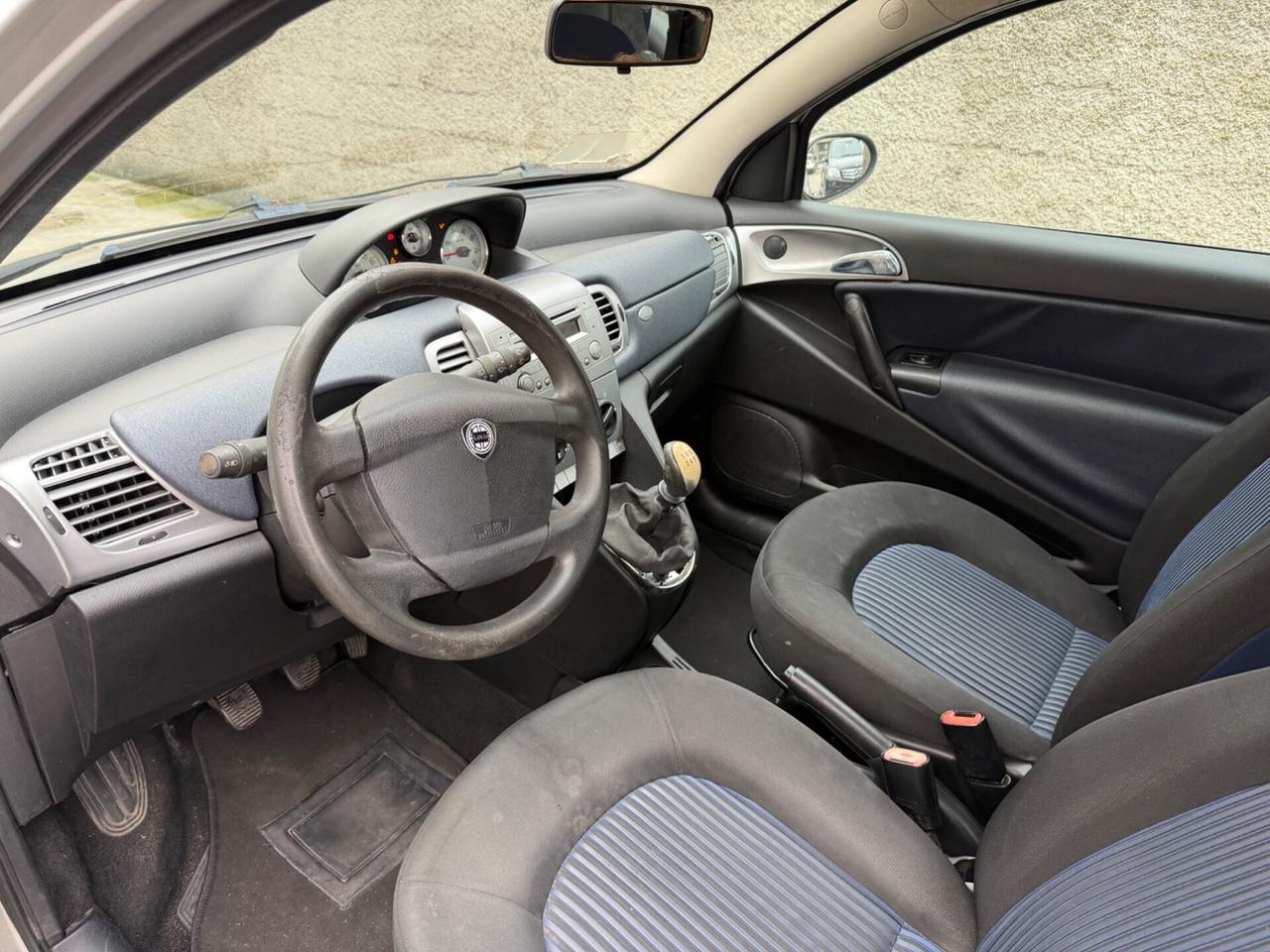 Lancia Ypsilon 1.2 benzina euro4 NEOPATENTATI