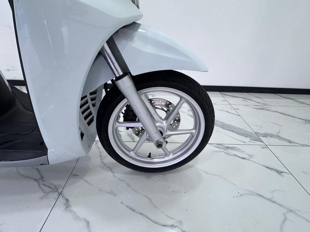Honda SH 300 ABS-TAGLIANDATO E REVISIONATO-2015