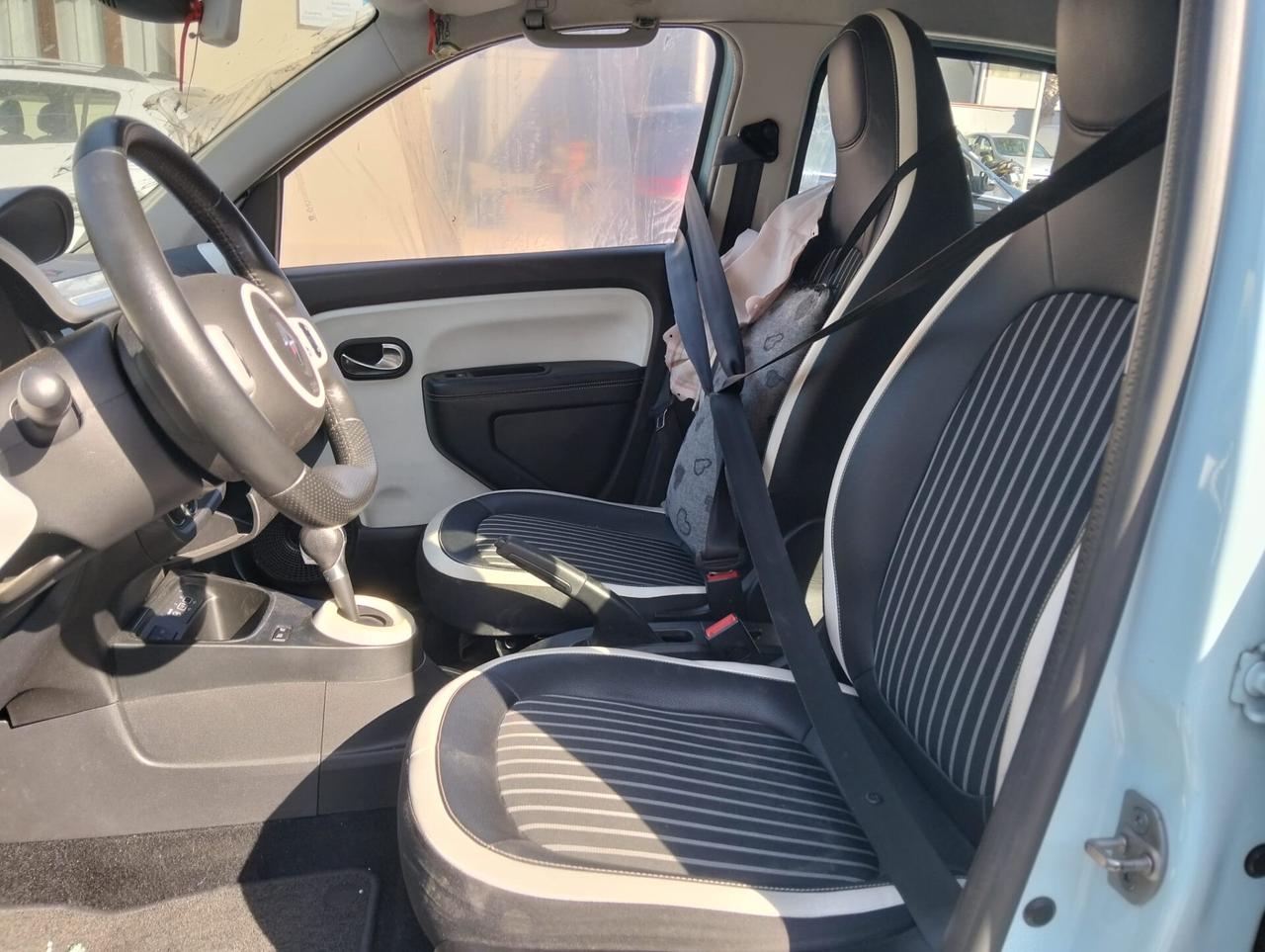 Renault Twingo 900 Benzina EDC 2020 SINISTRATA