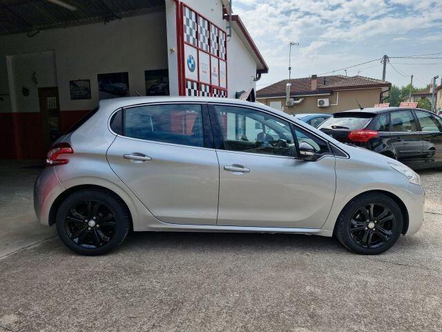 Peugeot 208 1.4 HDi 68 CV 5 porte X NEOPATENTATI