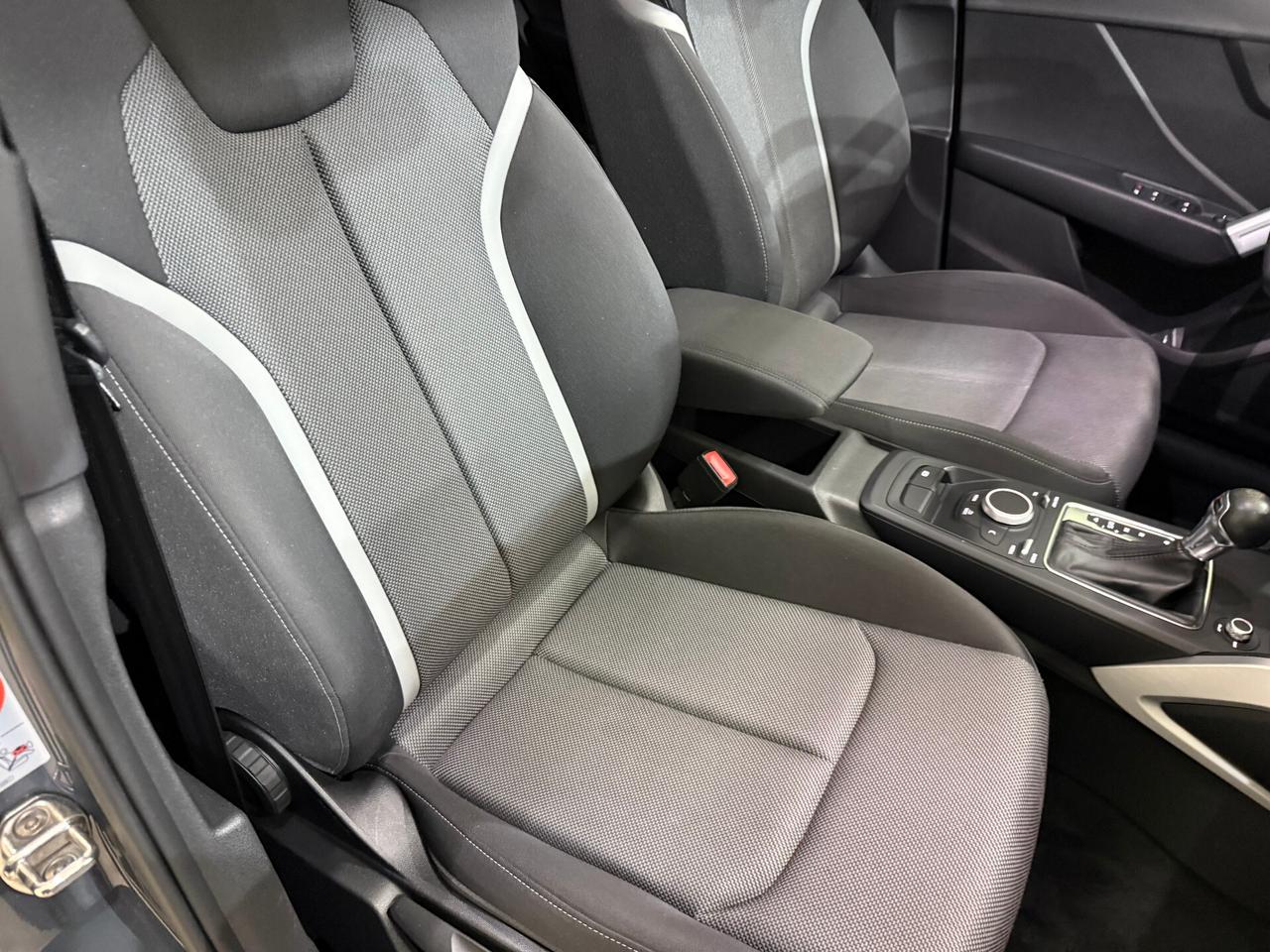 Audi Q2 35 TDI quattro S tronic Blak Edition Tetto Sky Open