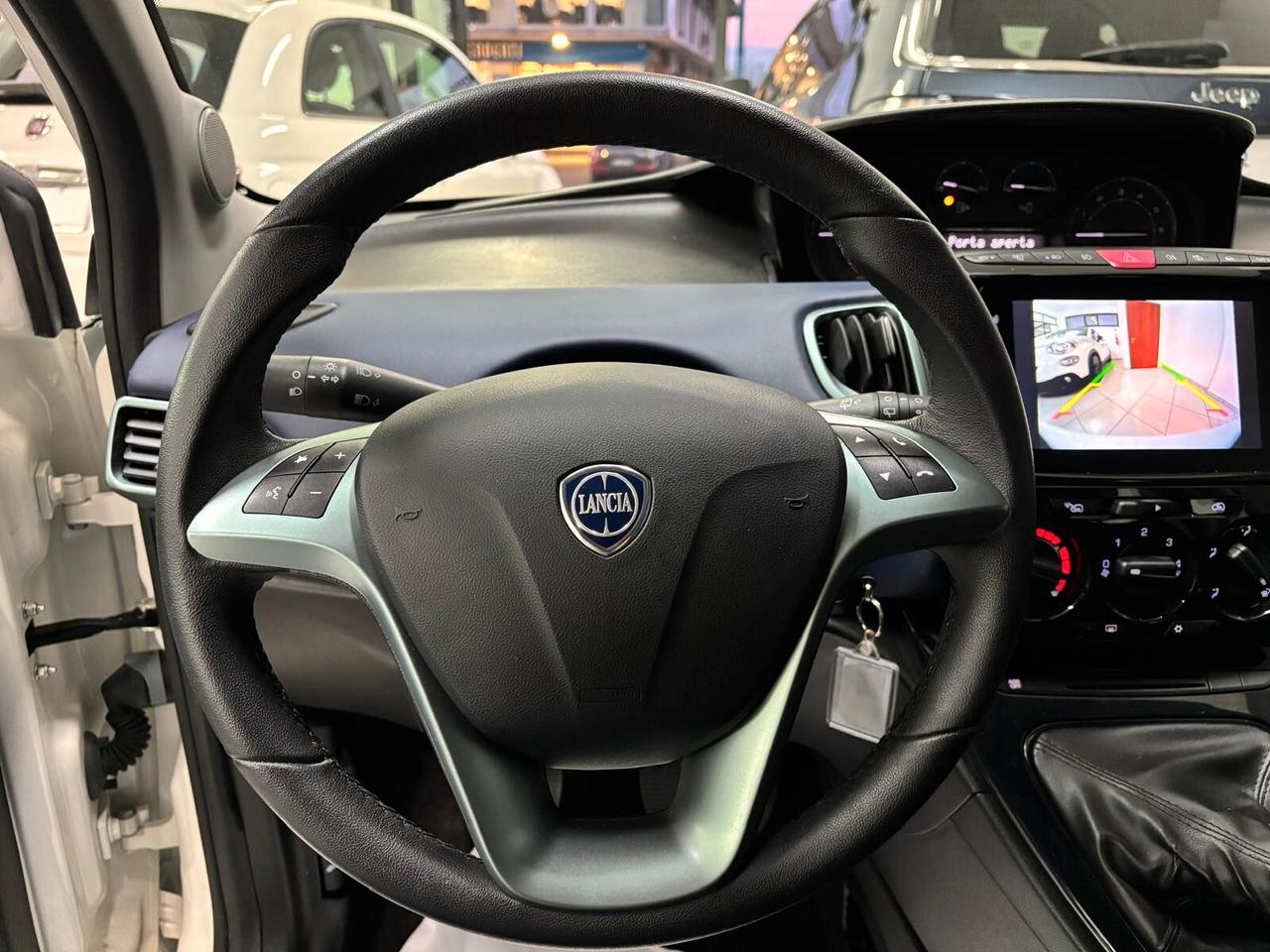 Lancia Ypsilon 1.0 FireFly 5 porte S&S Hybrid Platino