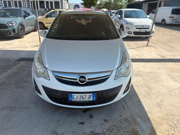 Opel Corsa 1.2 3 porte b-color