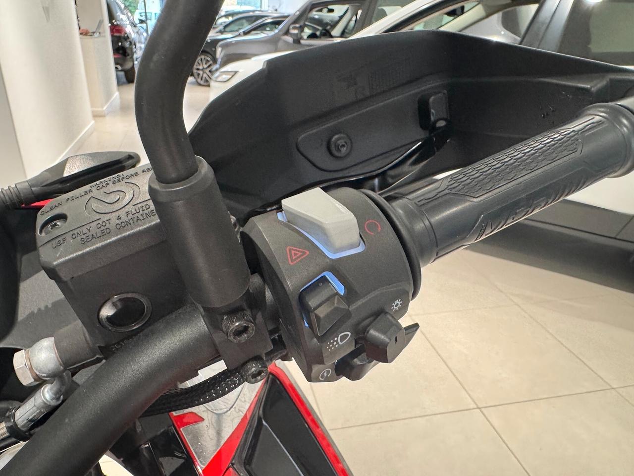 Moto Morini X-Cape 649 Raggi
