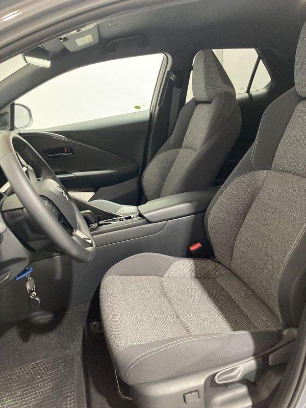 Toyota C-HR Plug-in Hybrid 220 Trend