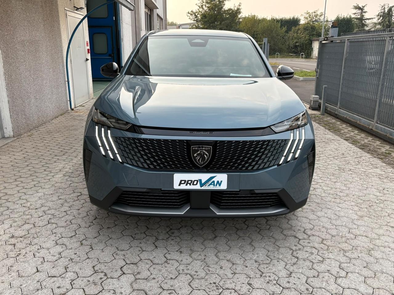 Peugeot 3008 Hybrid 145 e-DCS6 Allure Cambio Automatico
