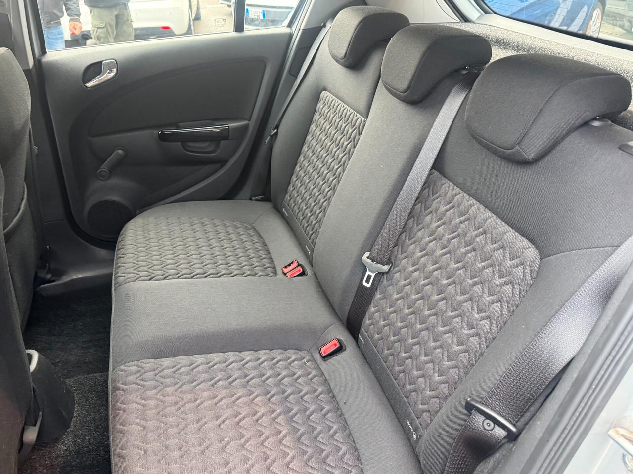 Opel Corsa 1.2 Neopatentati