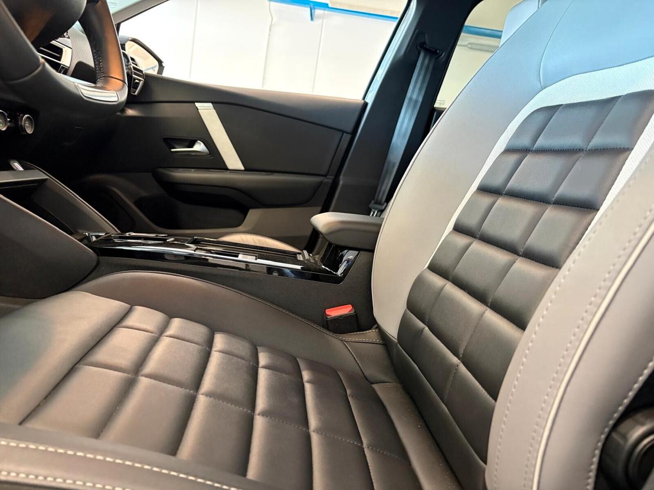 Citroen C4 MAX PureTech 130 EAT8 SPOTICAR