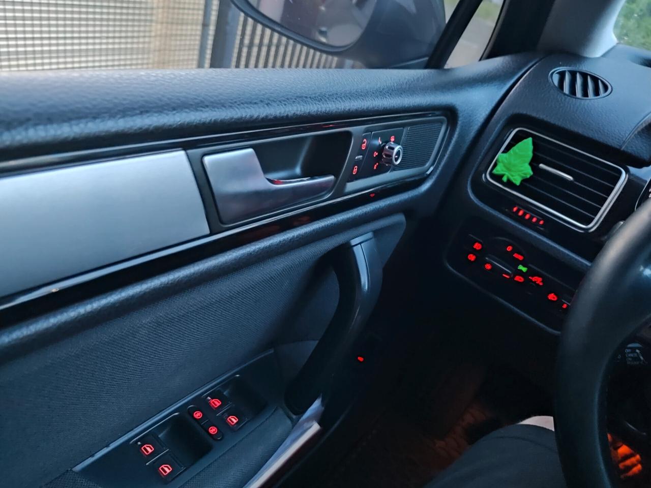 VOLKSWAGEN TOUAREG TDV6 2011 COME NUOVA BELLA