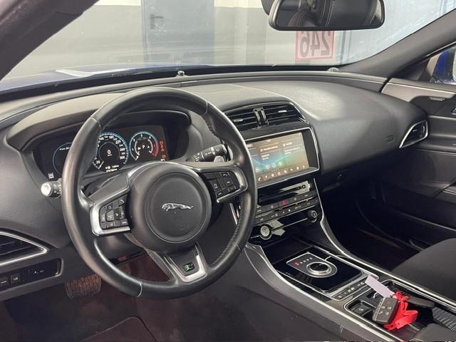 Jaguar XE 2.0 D 240 CV AWD aut. R-Sport