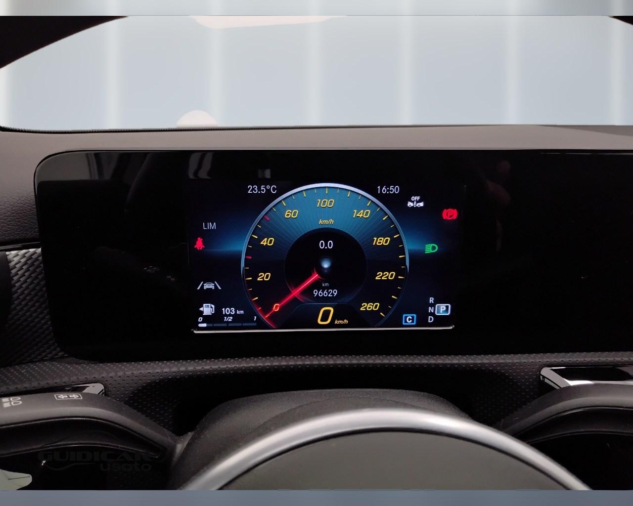 Mercedes-Benz Classe A - W177 2018 - A 180 d Sport auto
