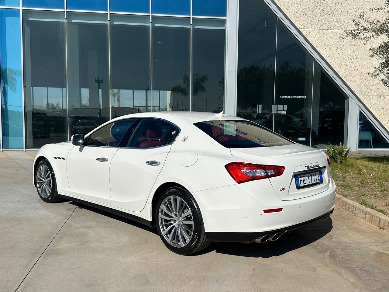 Maserati Ghibli V6 SQ4 410cv possibilità noleggio no scoring