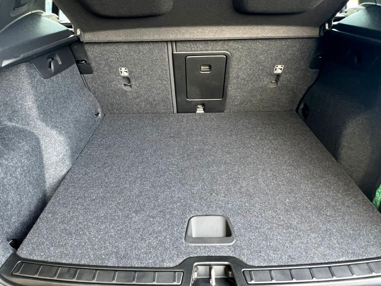 Volvo XC40 T5 Recharge Plug-in Hybrid R-design
