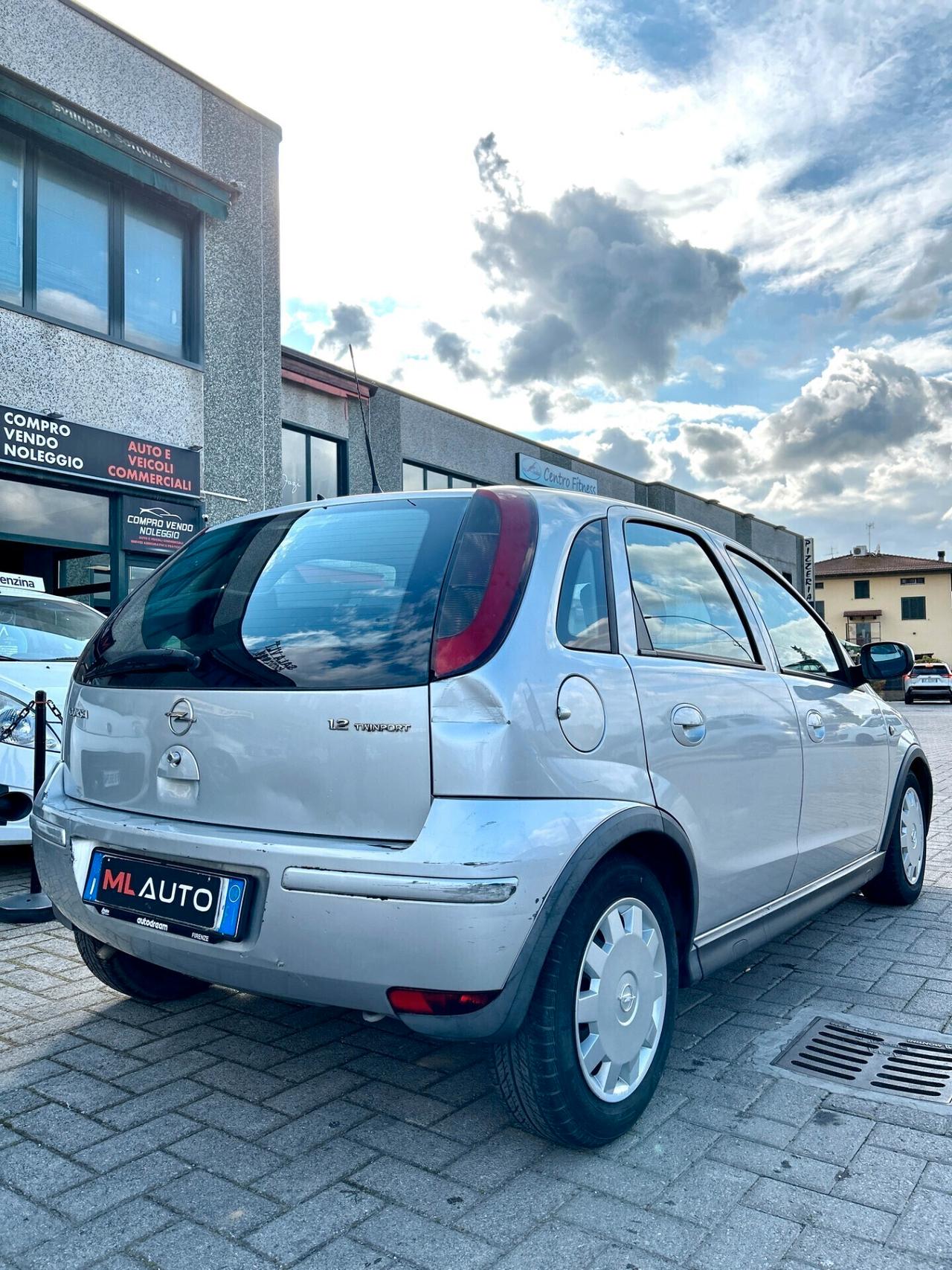 Opel Corsa 1.2 5 porte Cosmo - OK NEOPATENTATO