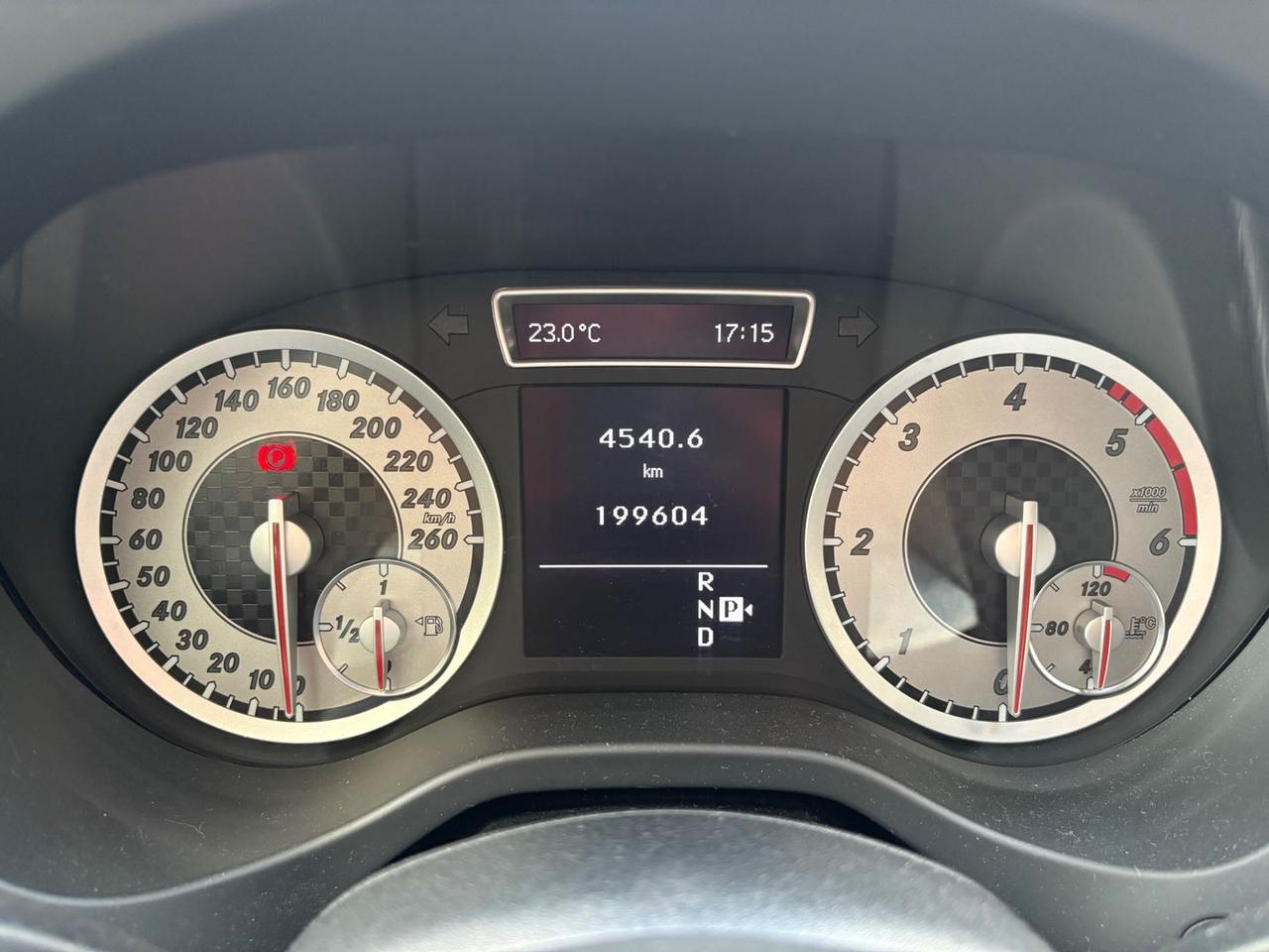 Mercedes-Benz A 200 CDI BlueEFFICIENCY Sport #5435
