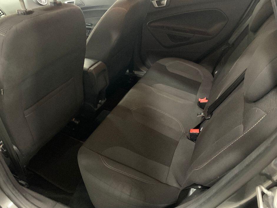 Ford Fiesta 1.5 TDCi 75CV 5 porte Titanium