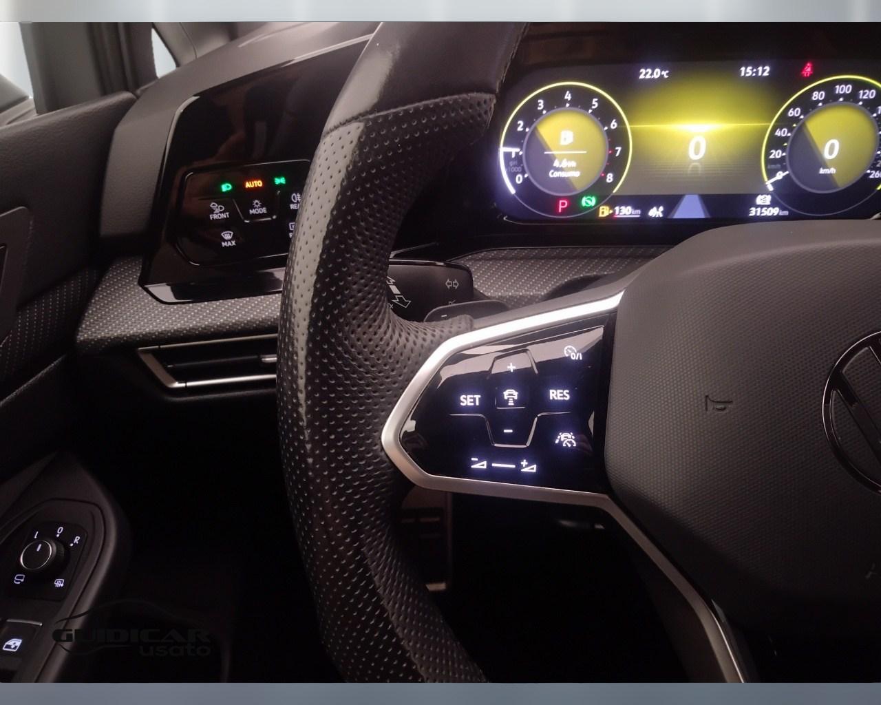 VOLKSWAGEN Golf VIII 2020 - Golf 1.5 etsi evo R-Line 130cv dsg