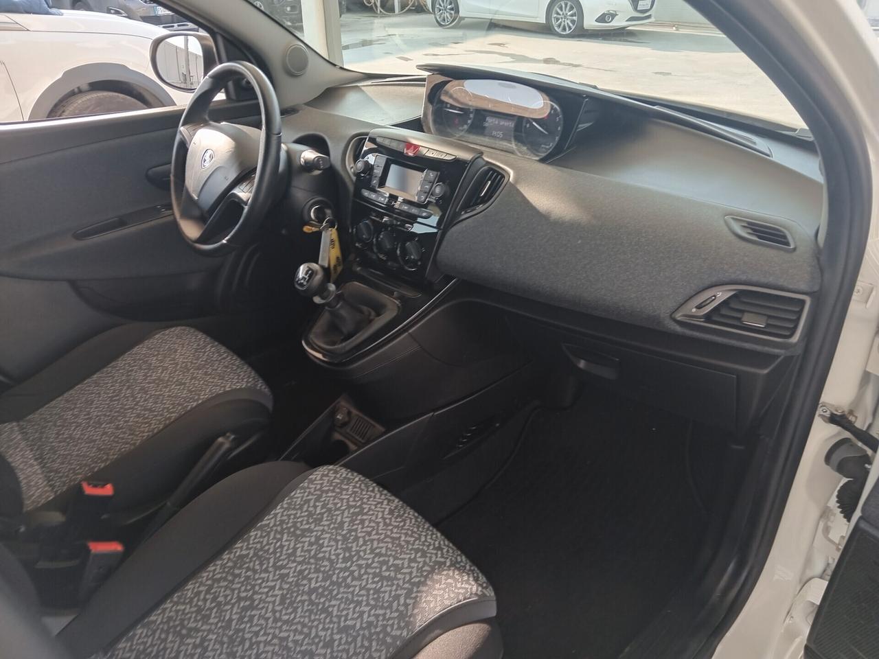 Ypsilon 1.2 C.V 69 PER NEO PATENTATI COME NUOVA