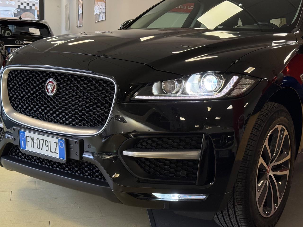 Jaguar F-Pace 2.0 D 240 CV AWD aut. R-Sport