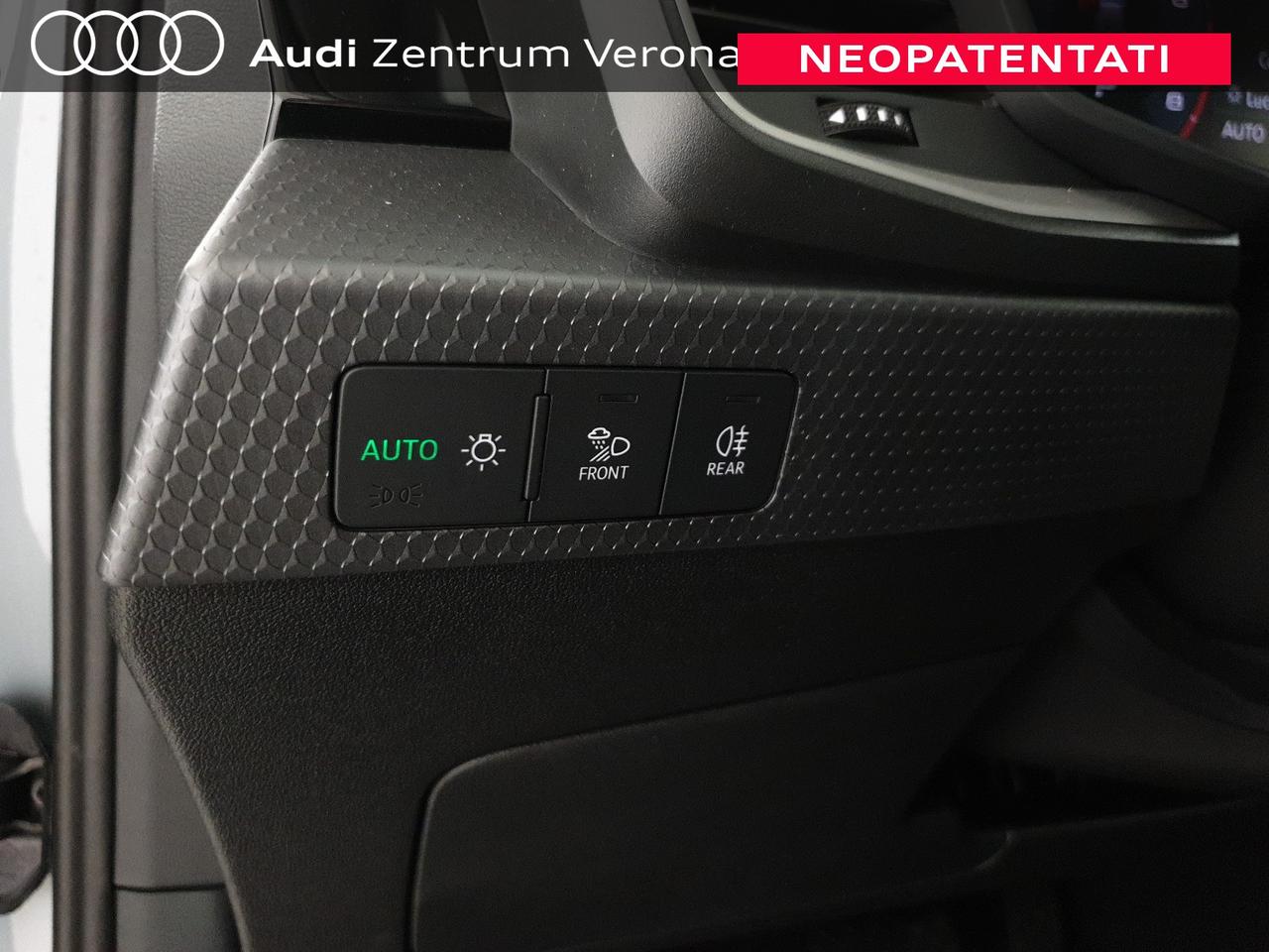 Allstreet 30TFSI 116CV S tronic Identity Contrast