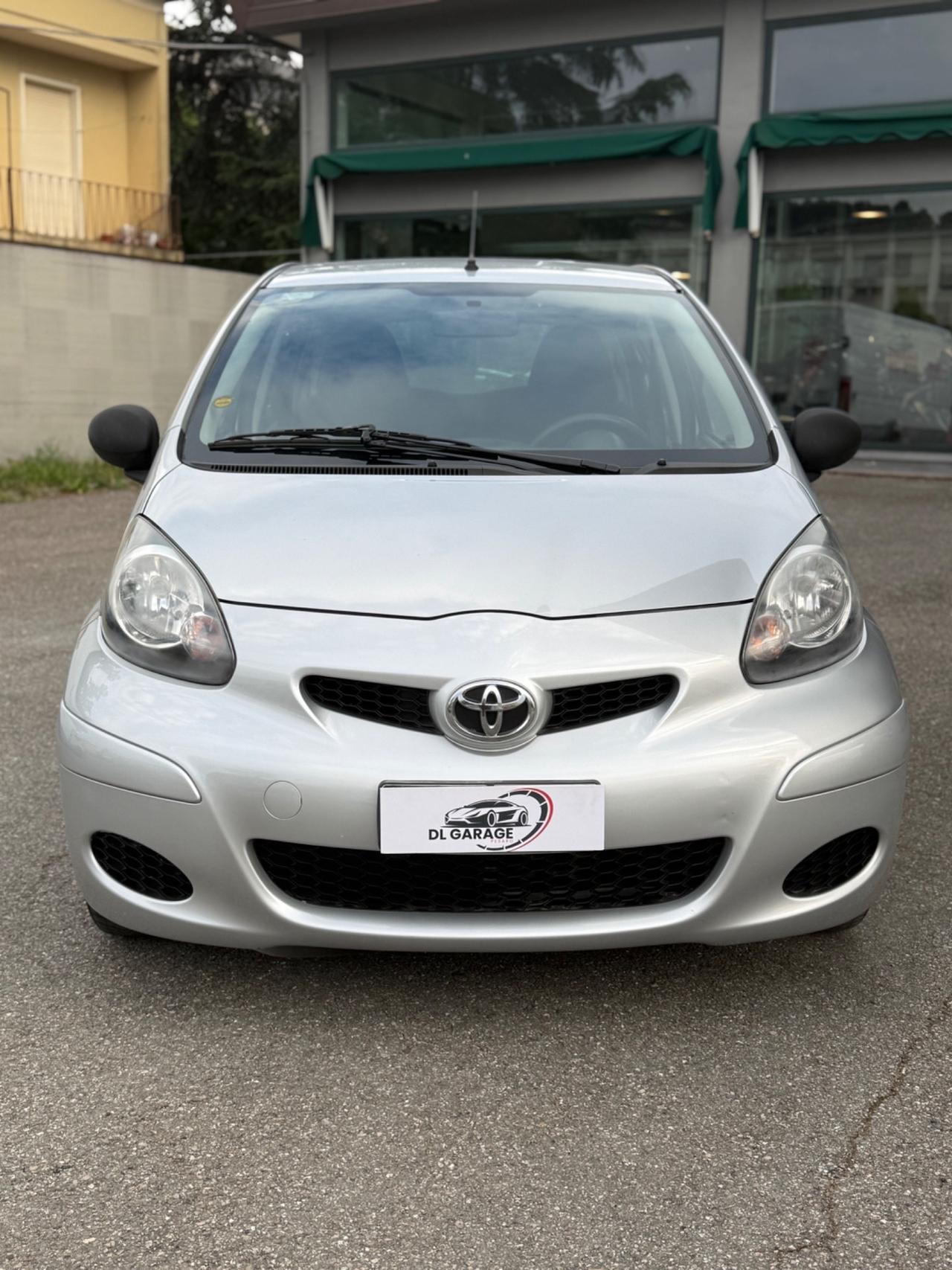 Toyota Aygo 1.0 12V VVT-i 5 porte Sol Connect