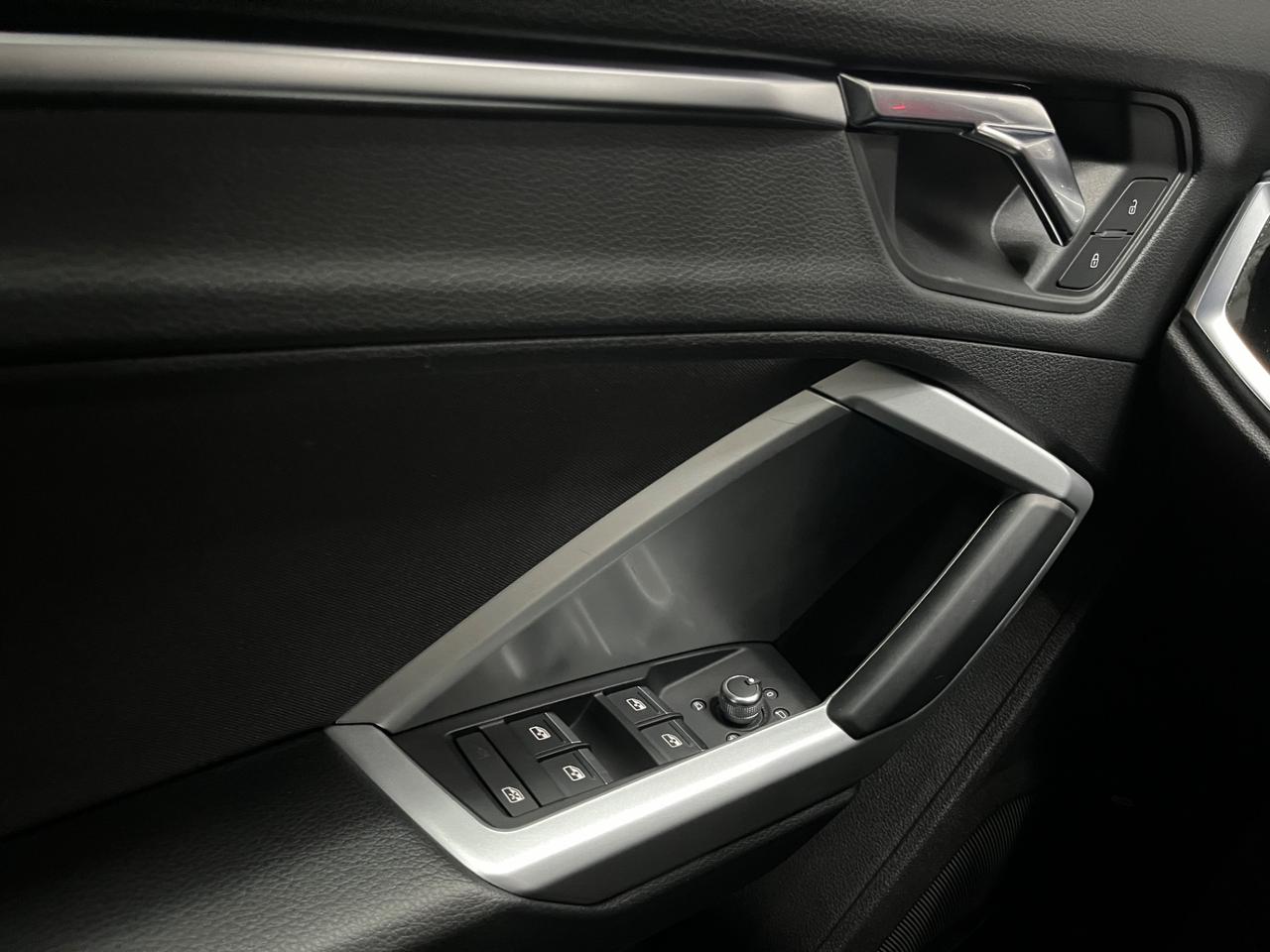 AUDI Q3 - S TRONIC S LINE EDITION