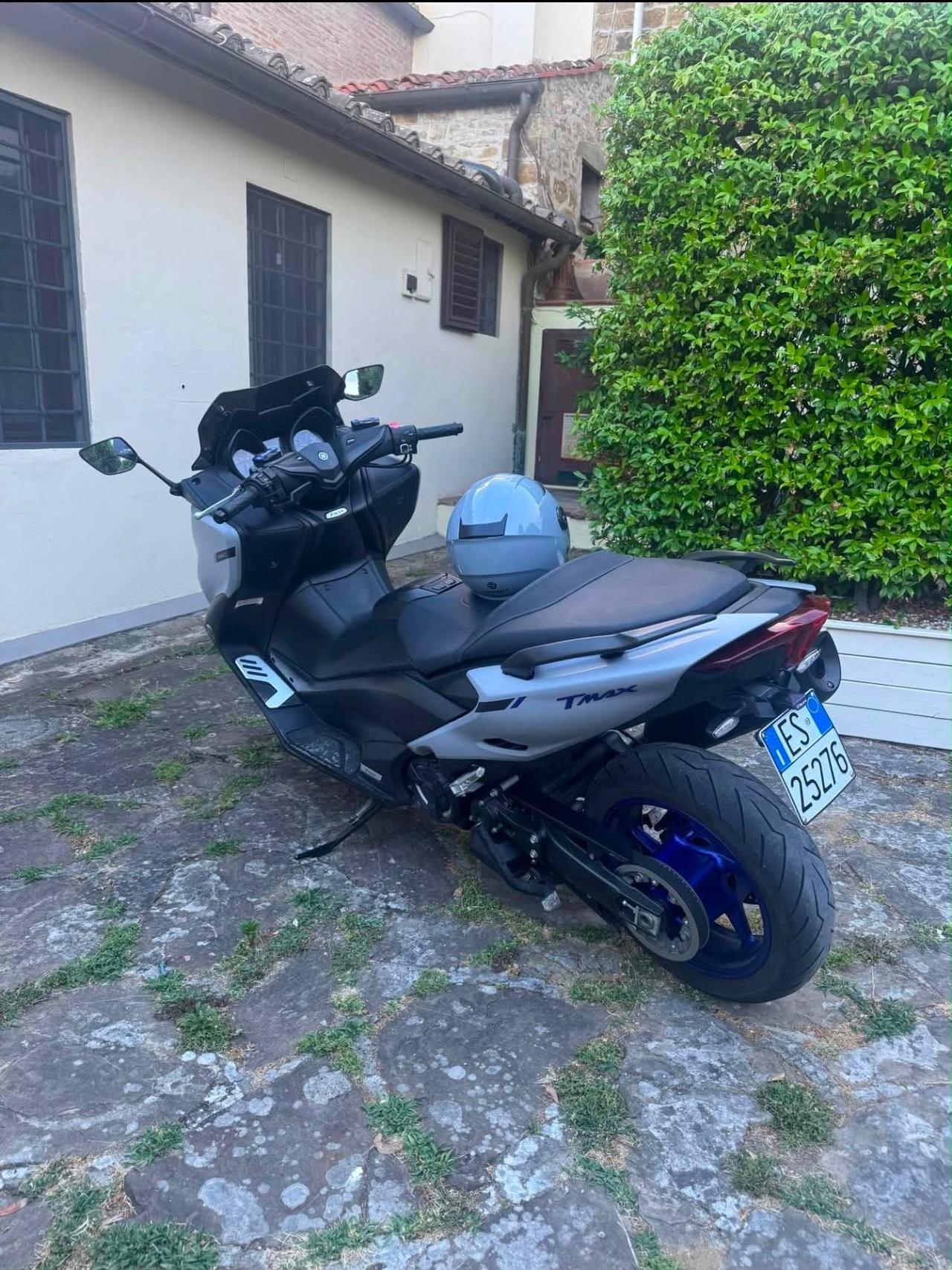 Yamaha T Max 560