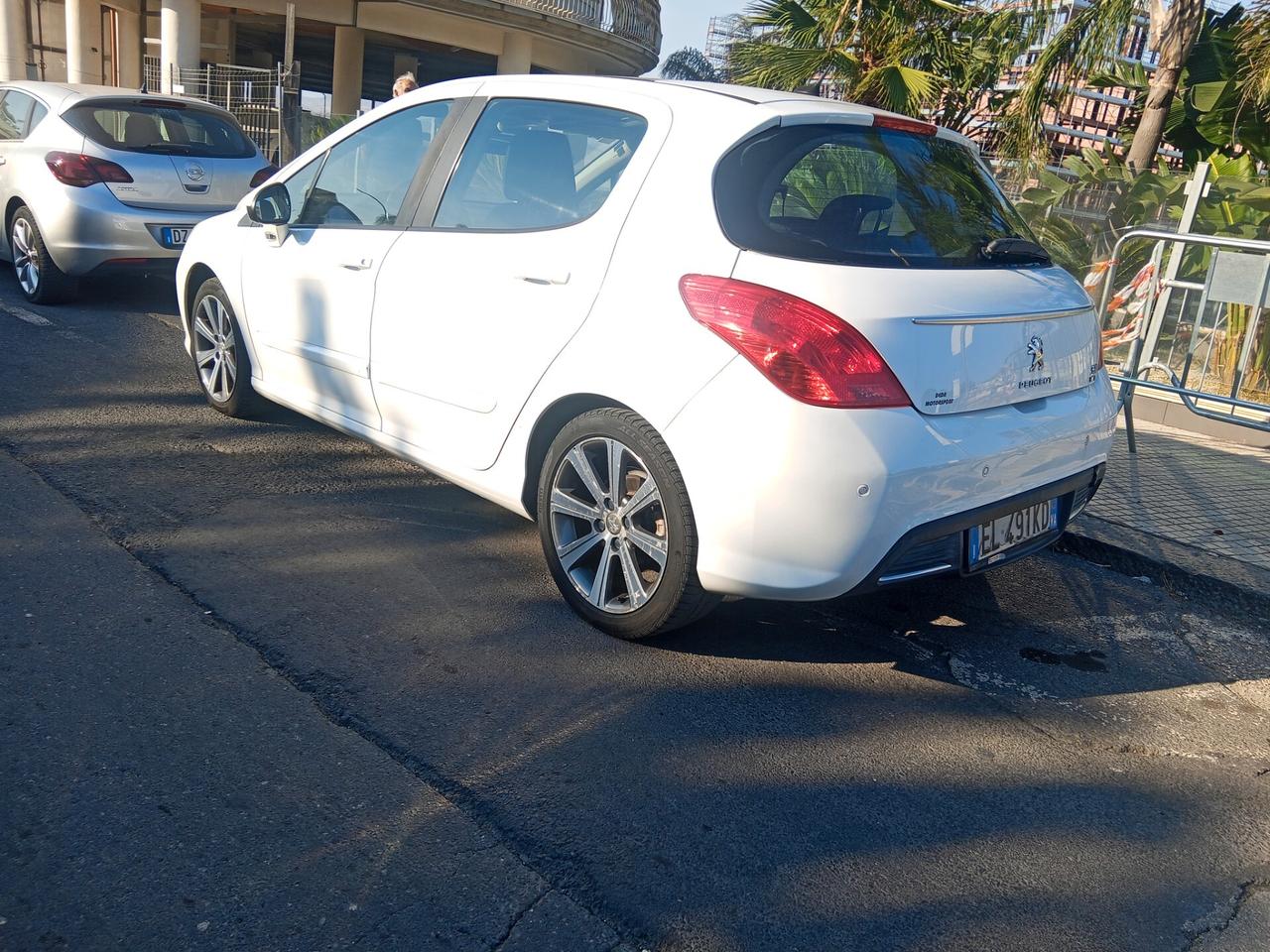 Peugeot 308 1.6 8V e-HDi 112CV Stop&Start robotiz. 5p. Active