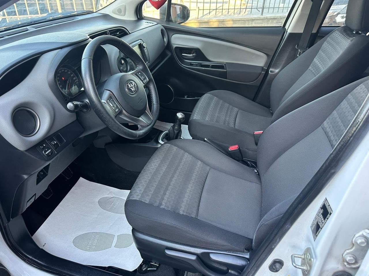Toyota Yaris 1.0 5 porte Lounge 69CV NEO PATENTATI